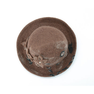 Brauner Wollfilzhut mit dreifacher Blumenverzierung