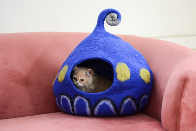 Niche pour chat en feutre bleu en spirale, lit pour chat en laine fait main