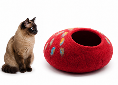 Crimson Wool Cat Cave – Handmade Felt Dome Pet Bed