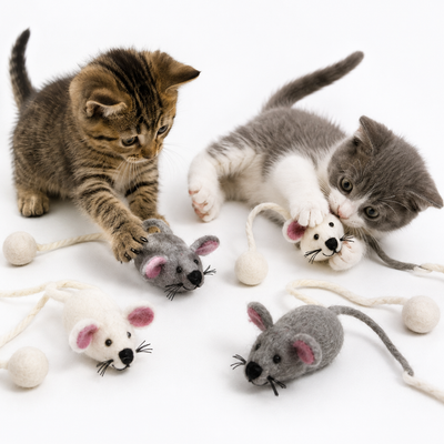 Juego de juguetes para gatos con forma de ratón de fieltro hechos a mano | Lana pura (paquete de 4)