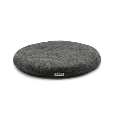 Galette de chaise en feutre épais gris foncé faite à la main coussin de siège en laine