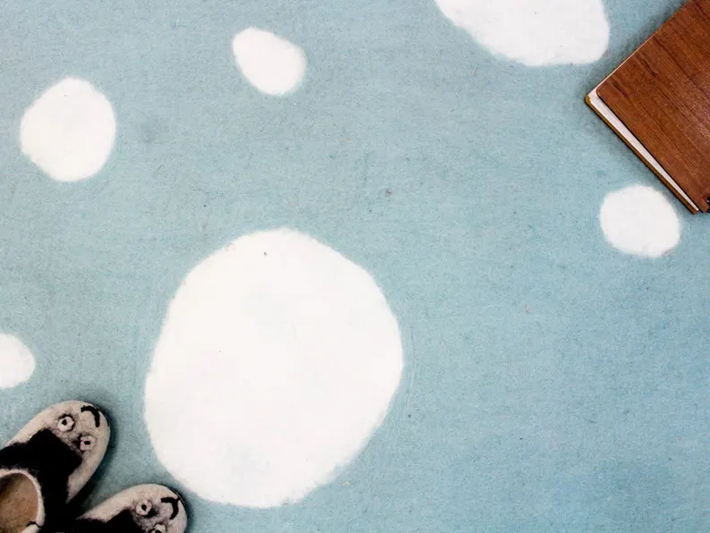 Tapis rond en feutre de laine motif nuage fait main pour chambre d'enfant