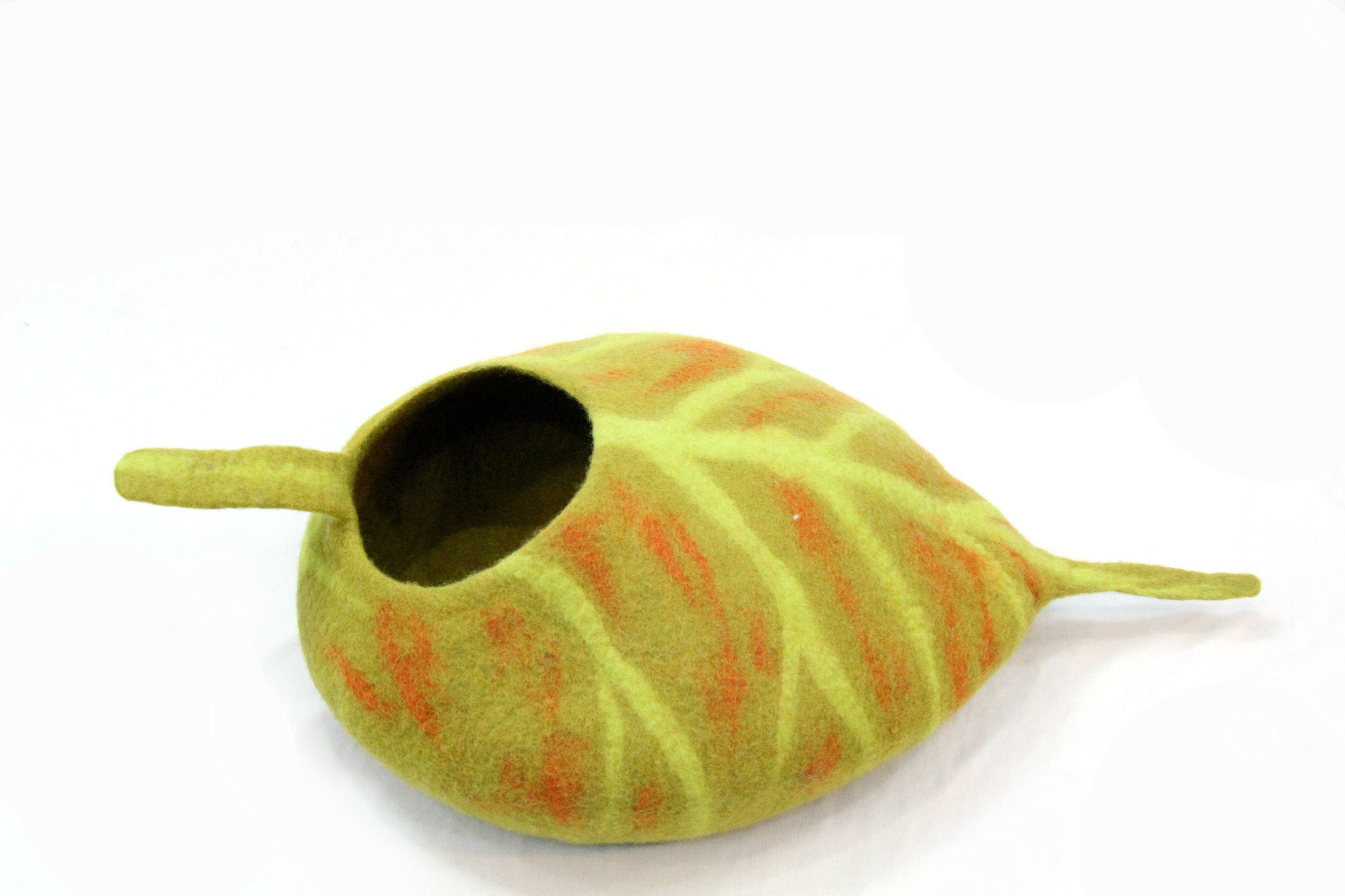 Felt Cat Cave – Leaf Design Pet Bed, Kitty Hideaway