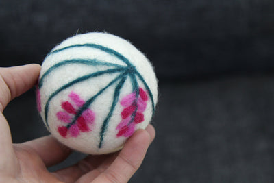Handmade Floral Felt Ball Cat Toy – Eco-Friendly, Non-Toxic