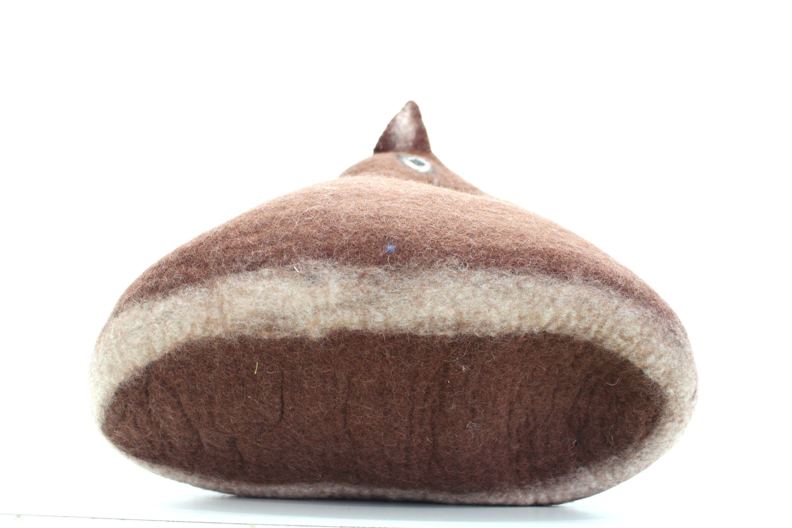 Kangaroo Woolen Cat Cave – Hand-felted Pet Bed, New Zealand Lamb Wool