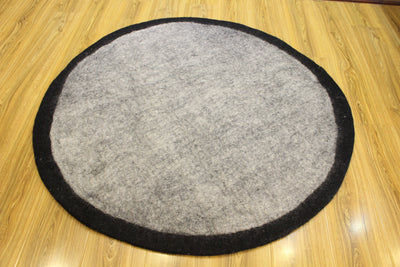 Wool Felt Pet Mat | Eco-Friendly Round Dog and Cat Rug