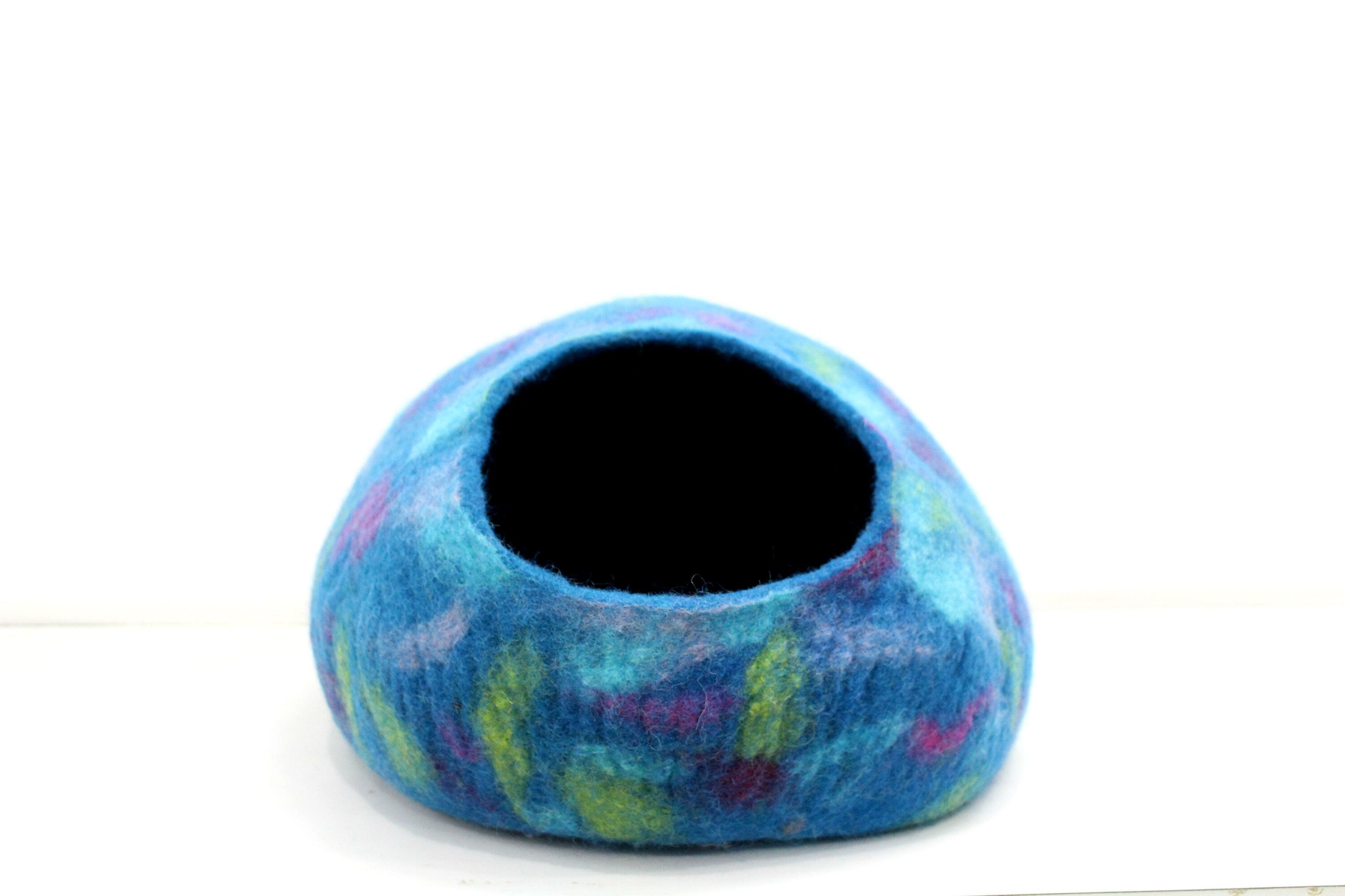 Aesthetic Round Wool Felt  Blue Cat House -Felt Cat Cave- Modern Kitten Furniture - Pet Friendly Cave - Pet Bedding