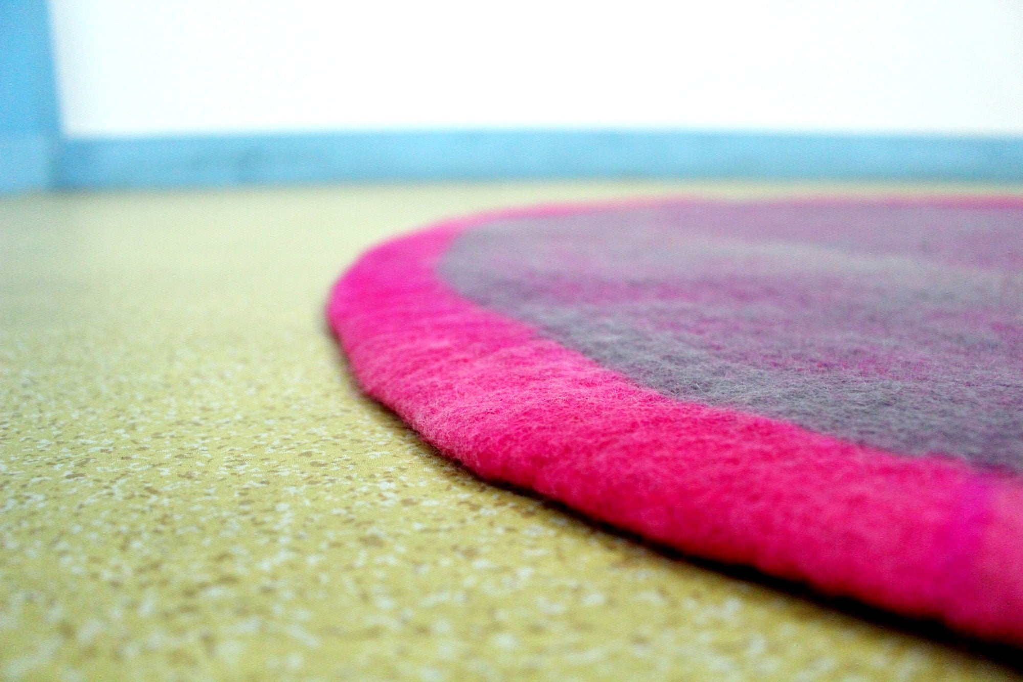 Wool Felt Pet Mat | Eco-Friendly Round Dog Bed, Durable Design