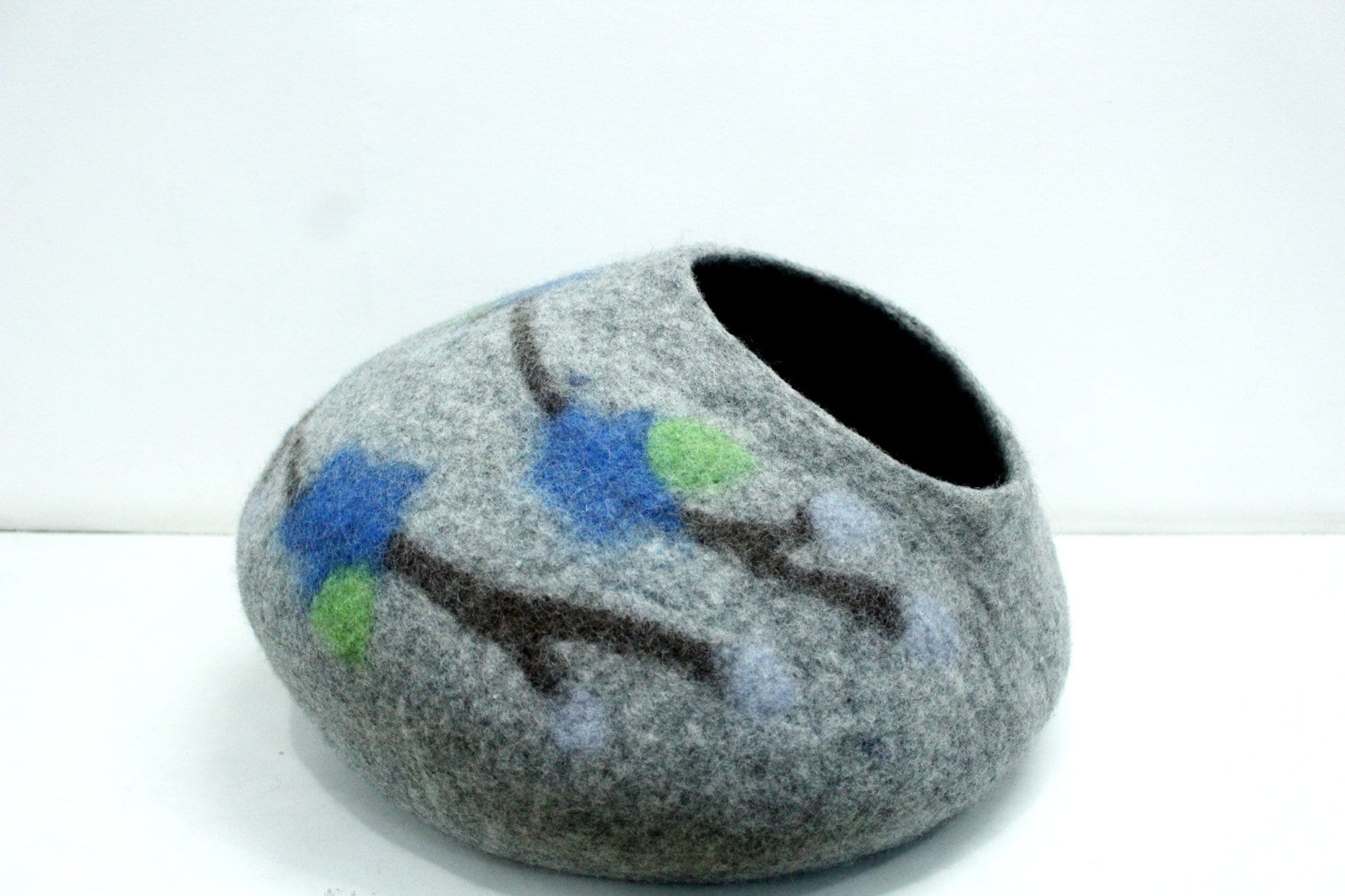 Felt Cat Cave - Pet Furniture - Cozy Wool Kitty Bed - Cat Nap Cocoon -  Kitty Warmer - Wool Pet Cave