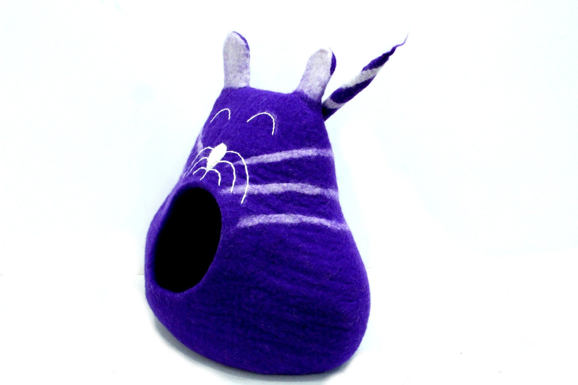 Felt Cat Cave – Purple Wool Pet Bed, Eco-Friendly Kitty House