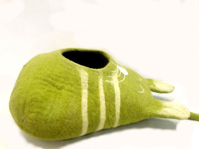 Cuccia per gatti in feltro di lana fatta a mano - Design a testa di gatto verde