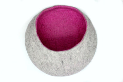 Wide opening Felted Cat Cave- Wool Cat Bed Made Using 100% Pure And Natural Wool- Pet Furniture - Handmade Cozy Pet House