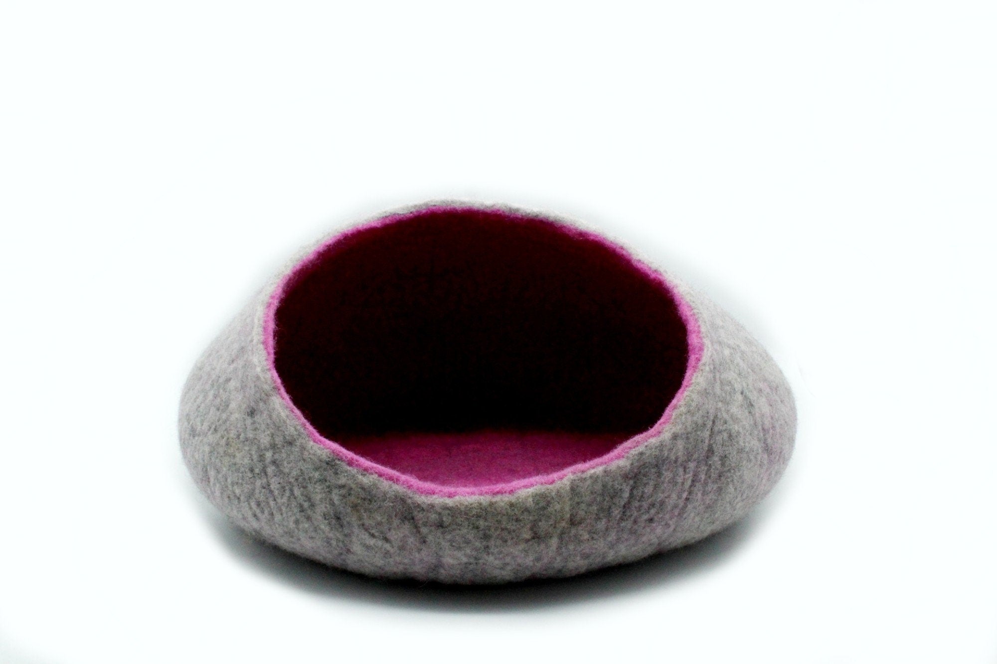 Wide opening Felted Cat Cave- Wool Cat Bed Made Using 100% Pure And Natural Wool- Pet Furniture - Handmade Cozy Pet House