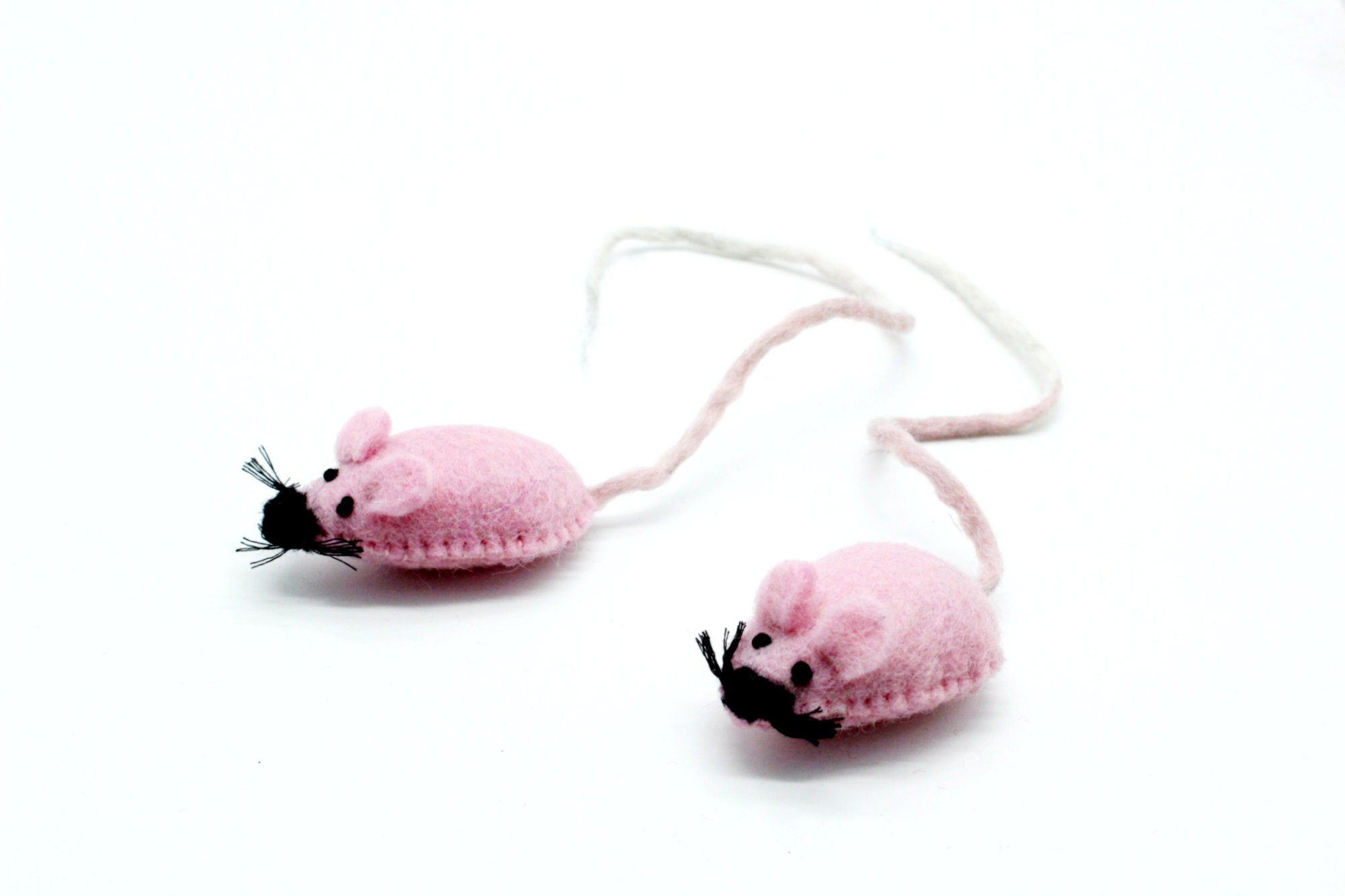 2 pezzi - Topolino rosa in feltro - Giocattolo per bambini - Ornamento da gioco in feltro - Ecologico - Giocattolo interattivo a forma di animale - Casa del gattino