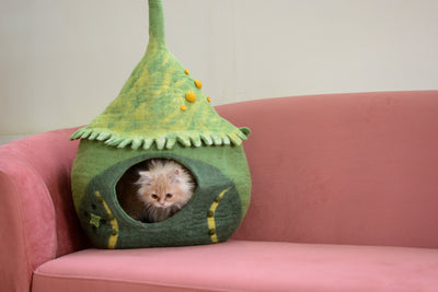 Handmade Green Felt Cat Cave - Wool Cat Cave - Pet House - Felt Kitty Bed - Kitty Basket - Pet Vessel