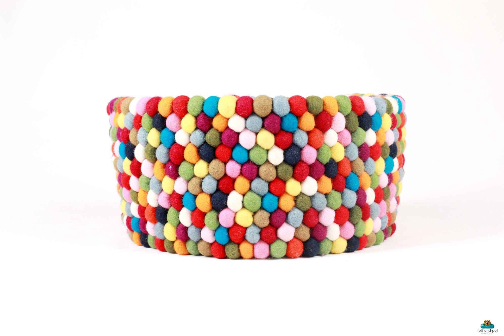 Felt Ball Pet Bed – Wool Cat House, Cozy Dog Bed