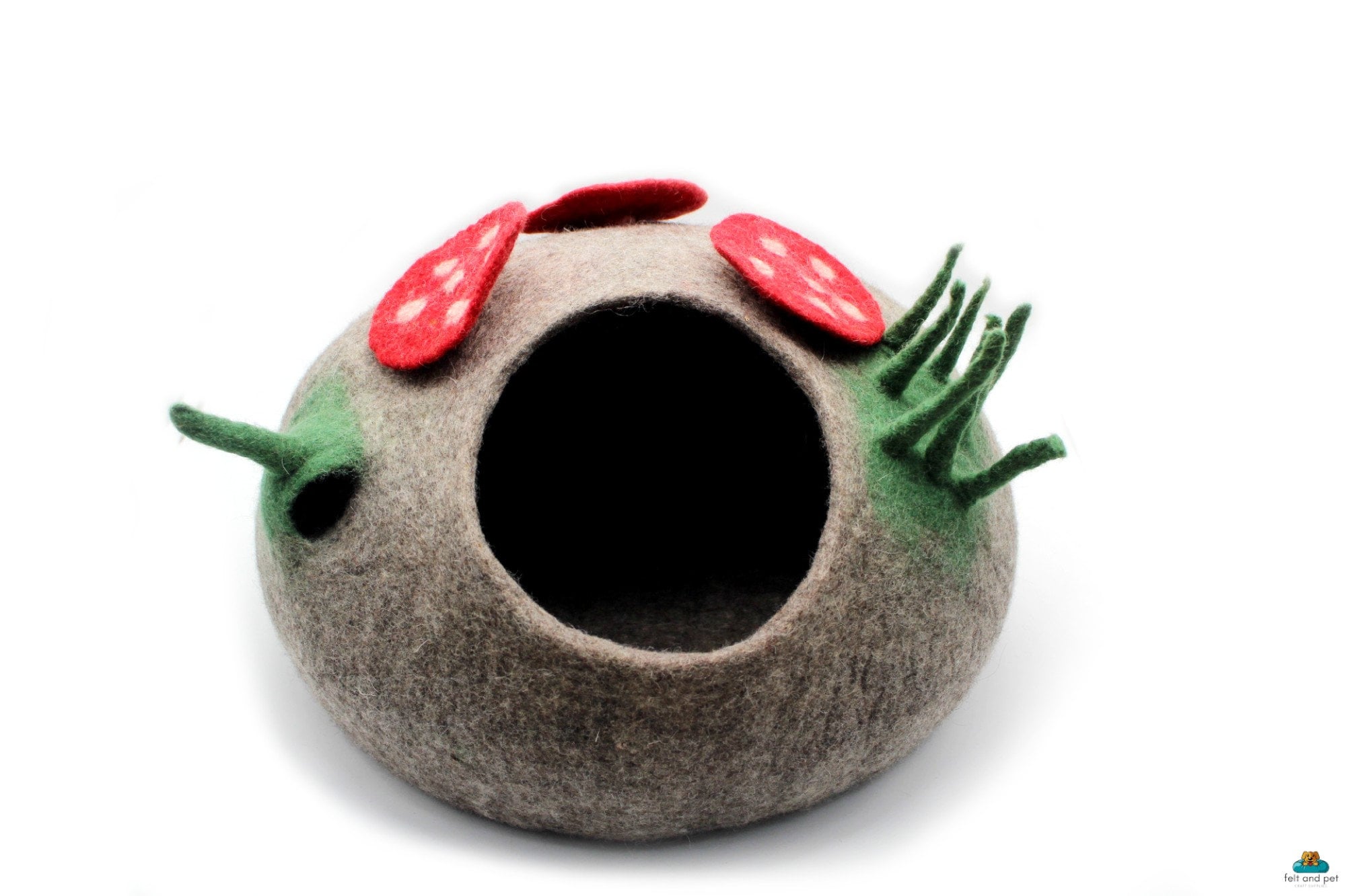 Cuccia rotonda in feltro per gatti dal design unico - Lettino per animali in lana - Cuccia per gatti realizzata a mano in feltro con 100% pura pelle di pecora - Mobile per gatti resistente e confortevole
