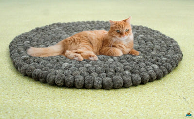 Felt Ball Pet Bed – Cozy Cat or Dog Rug (50cm)
