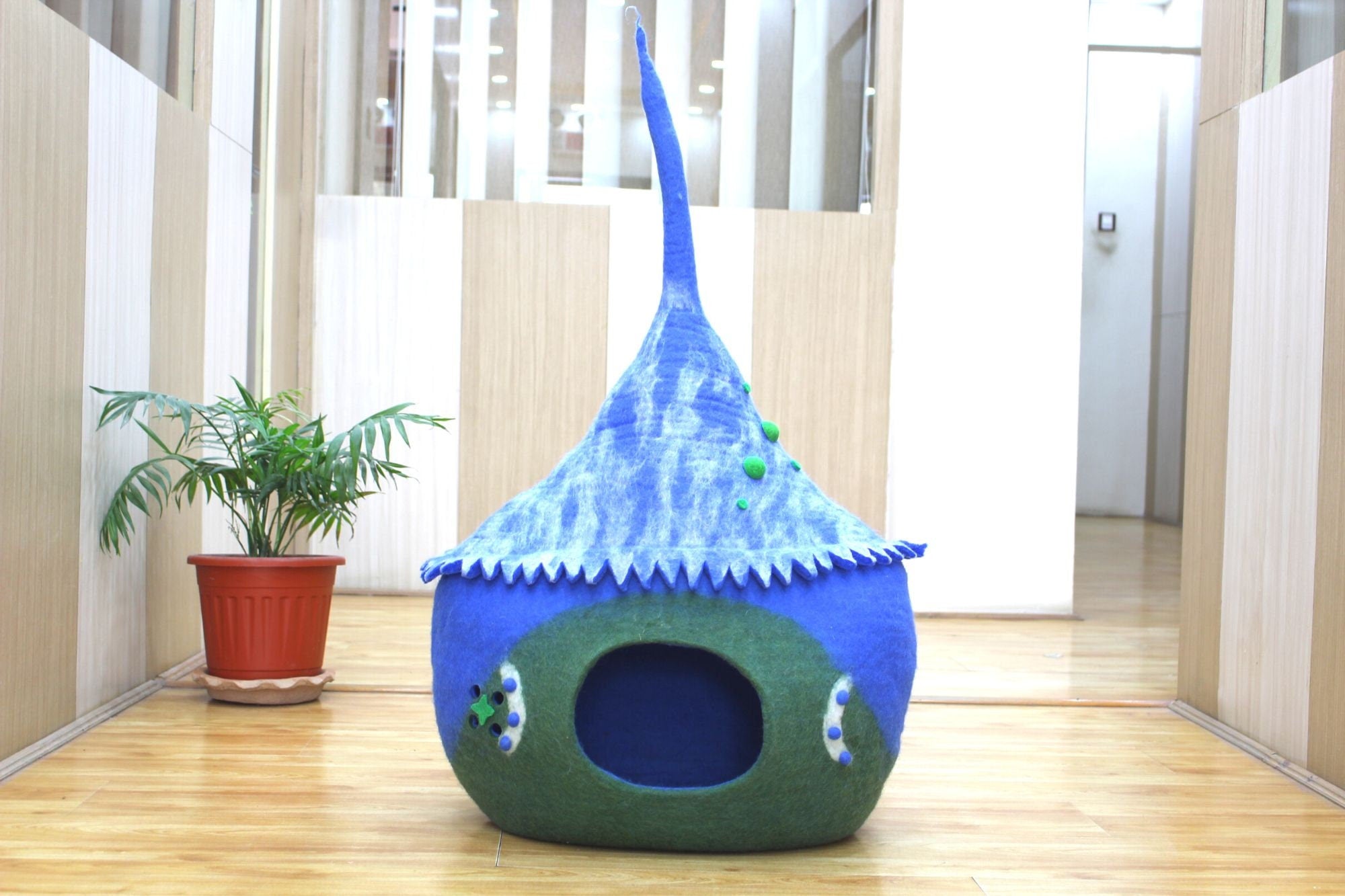 Felt Large Cat Cave - Premium Wool Pet House - Luxurious Pet Bedding - Non-Toxic Felt Kitty Basket - Dome Cat Bed - Gift