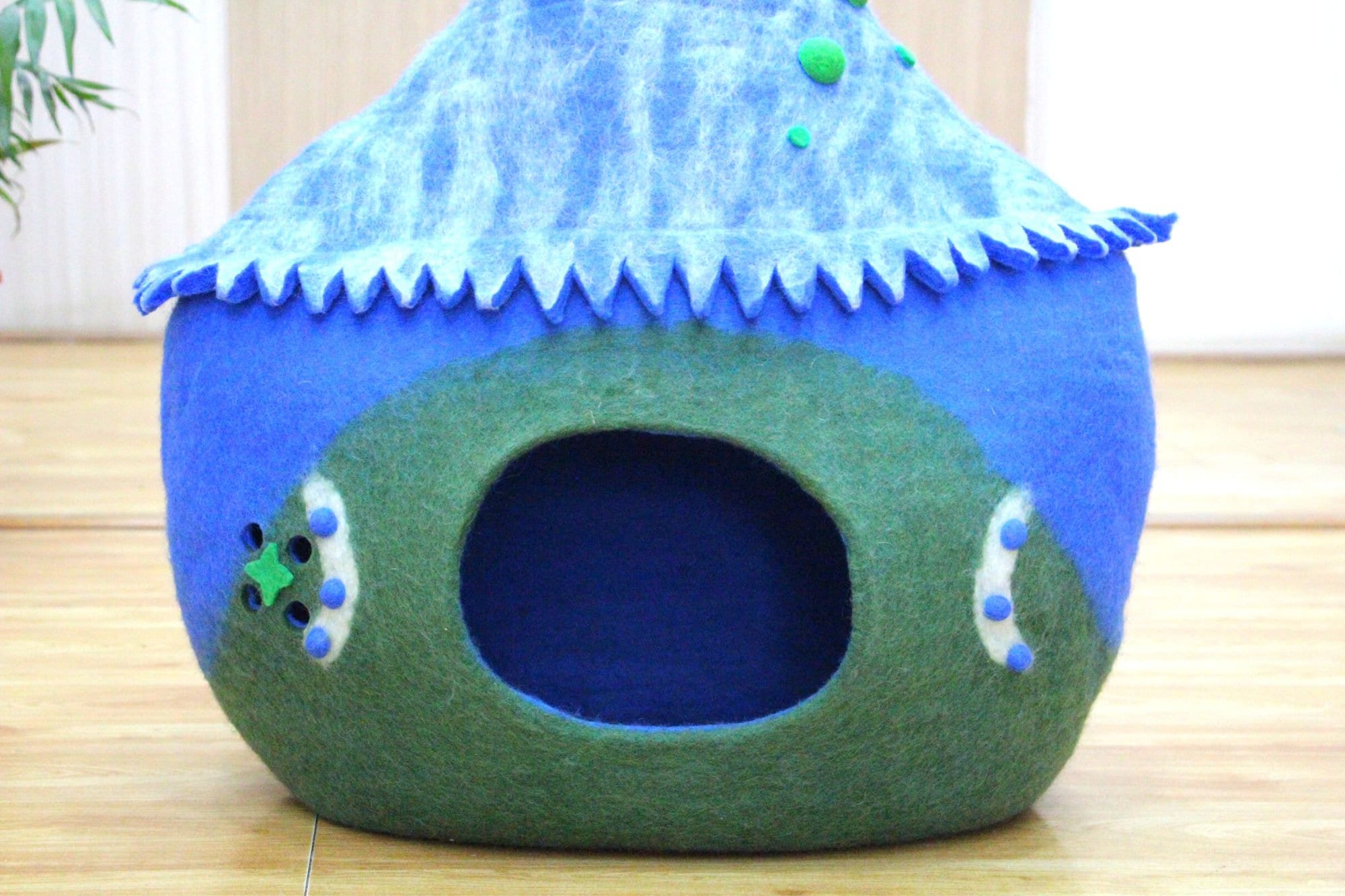 Felt Large Cat Cave - Premium Wool Pet House - Luxurious Pet Bedding - Non-Toxic Felt Kitty Basket - Dome Cat Bed - Gift