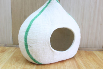 Floral Top Round Cat Cave - Hand-Felted Cat Cocoon -  Perfect Feline Retreat For Pet Lovers - Sustainable Cat Shelter - Woolen Cat Bed