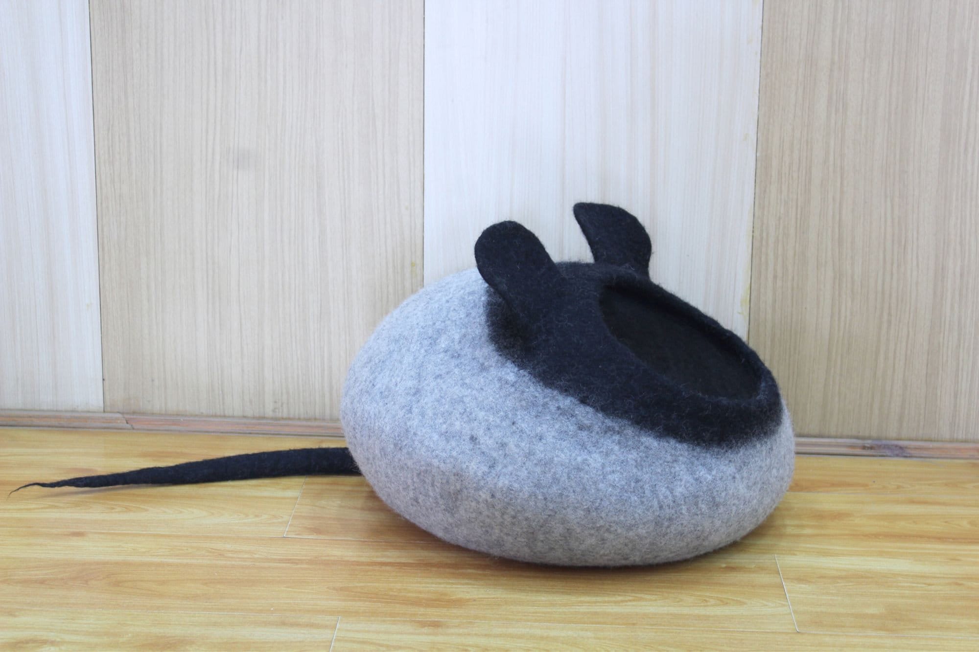 Wool Felt  Cat  Bed - Wool Kitty House - Dome Cave Bed - Pet Friendly Cave - Felt Cat Pod