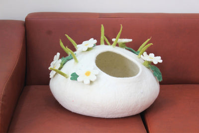 Wild Flower Layered Felt Cat Cave - Eco-Friendly Bed - Pet Friendly Cave - Cozy Pet Couch - Felt Kitty Basket - Kitty Bed