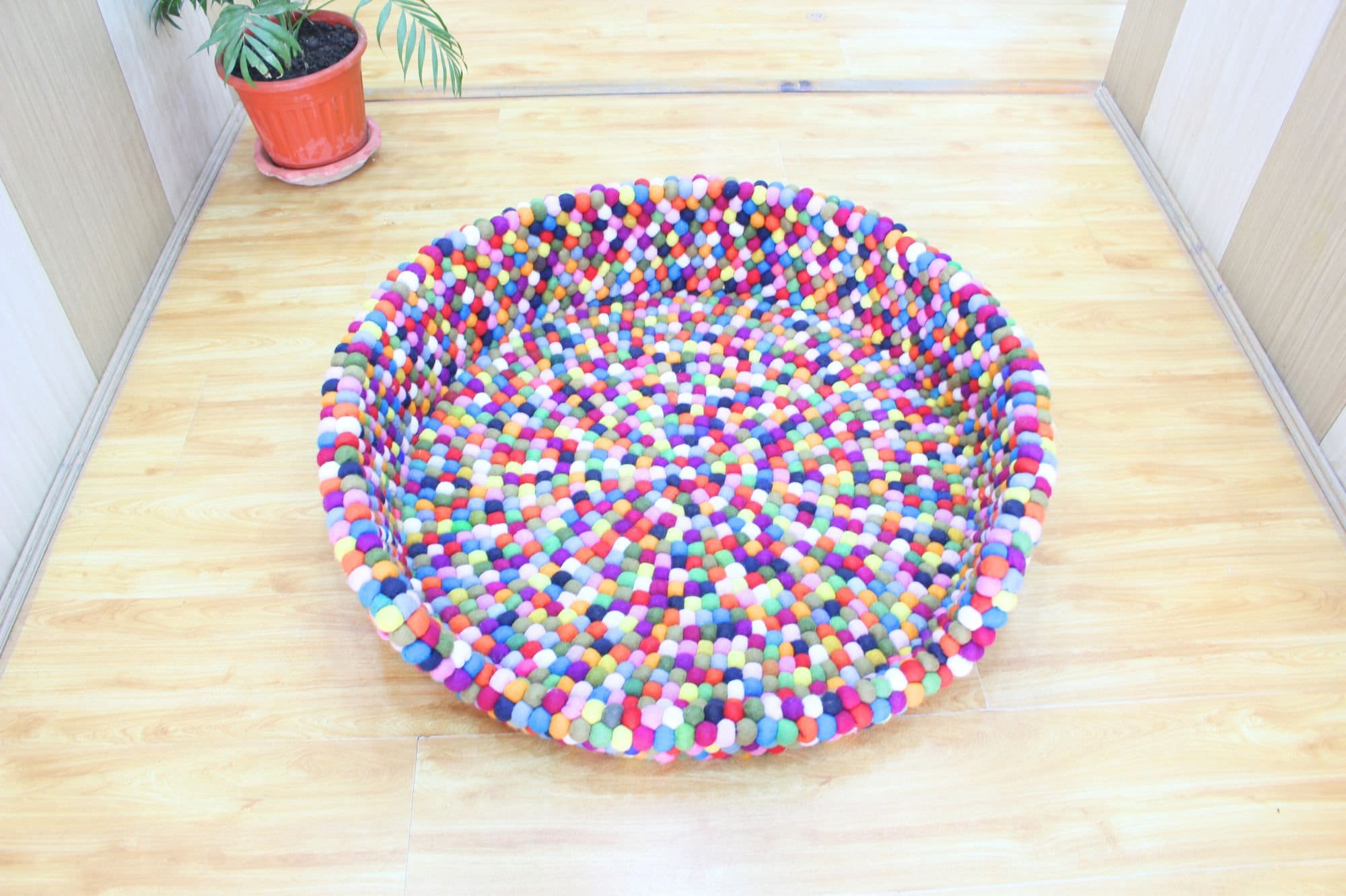 Large Felt Ball Dog Basket - Cozy Felt Dog Bed - Modern Pet Bed - Premium Multi-color  Couch - Warm Pet Furniture