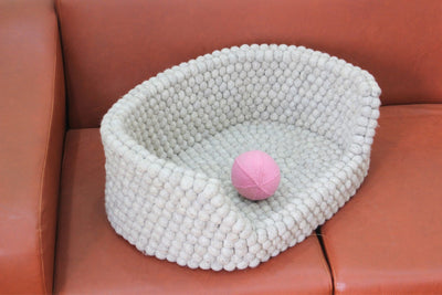 Cozy Gray Felt Oval Dog Basket - Modern Felt Pet House - Soft Pet Lounger - Handwoven Dog Basket
