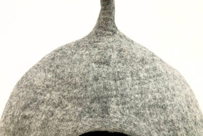 Cuccia per gatti in feltro grigio a coda lunga | Bozzolo di lana ecologico