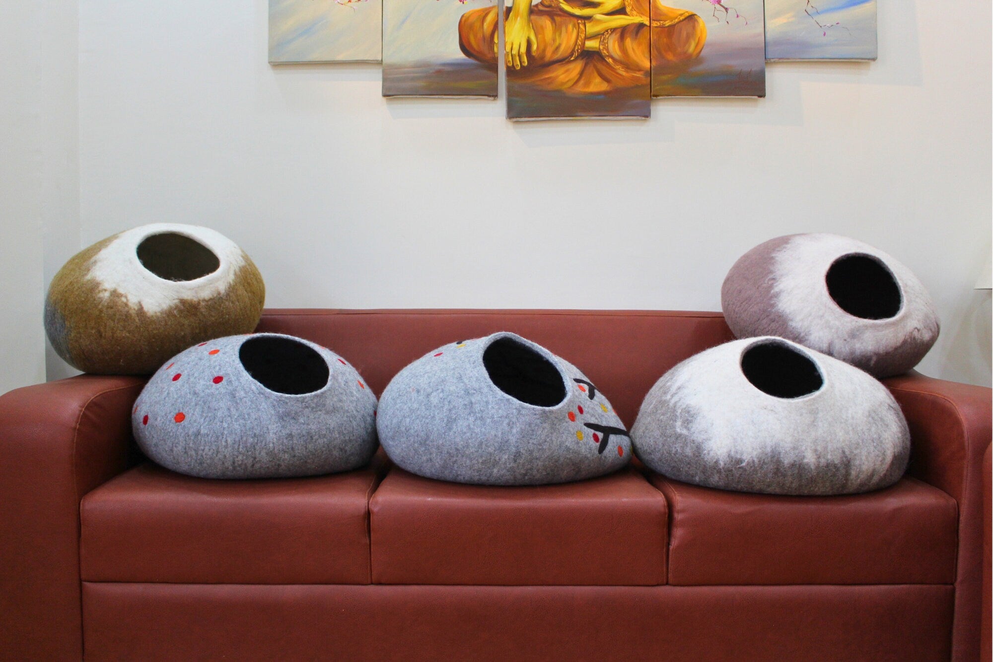 Round Design Handmade Cat Caves - Wool Cat House Made Using Pure Wool - Soft, Cozy And Comfortable Cats bed - Pet Furniture