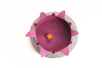Lotus Felt Cat Bed - Luxury Felt Cat Cave - Modern Floral Design Kitty Bed - Wool Pet Furniture - Soft and Durable