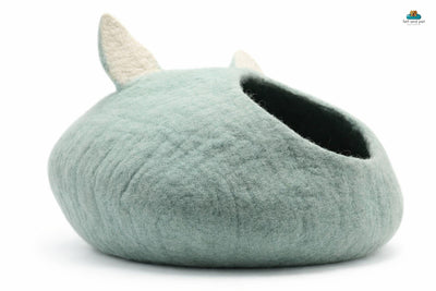 Fade Green Felted Cat Cave In Round| Pet Bed Soft And Sustainable - Hand-Felted Cat Cocoon For Your Beloved Cat