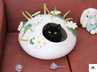 Wild Flower Layered Felt Cat Cave - Eco-Friendly Bed - Pet Friendly Cave - Cozy Pet Couch - Felt Kitty Basket - Kitty Bed