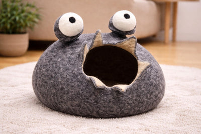Dark Gray Snail Designed Wool Cat House - Large Cat Cave Unique And Eco-Friendly - Soft & Cozy Pet Bed - Gift Ideas For Pet Lover