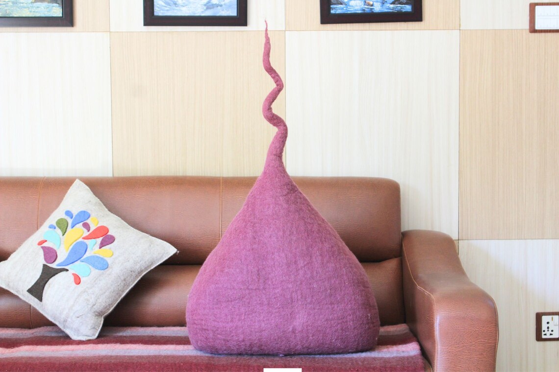 Whisker Nook, cuccia per gatti in feltro, realizzata a mano in pura lana.